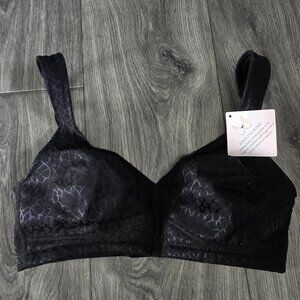 NWT Women’s Black Lace Wireless Bra – Size 34DDD